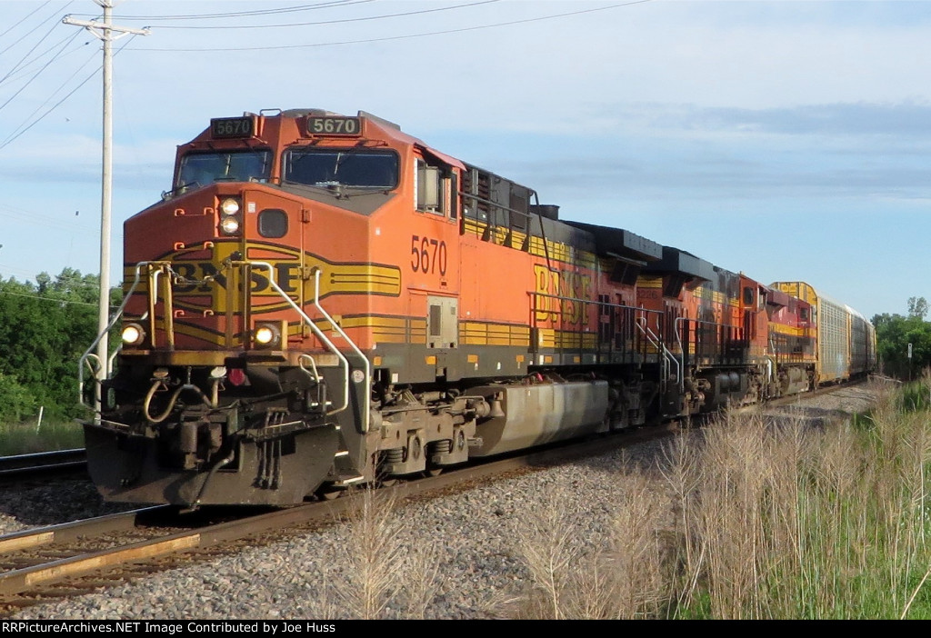 BNSF 5670 East